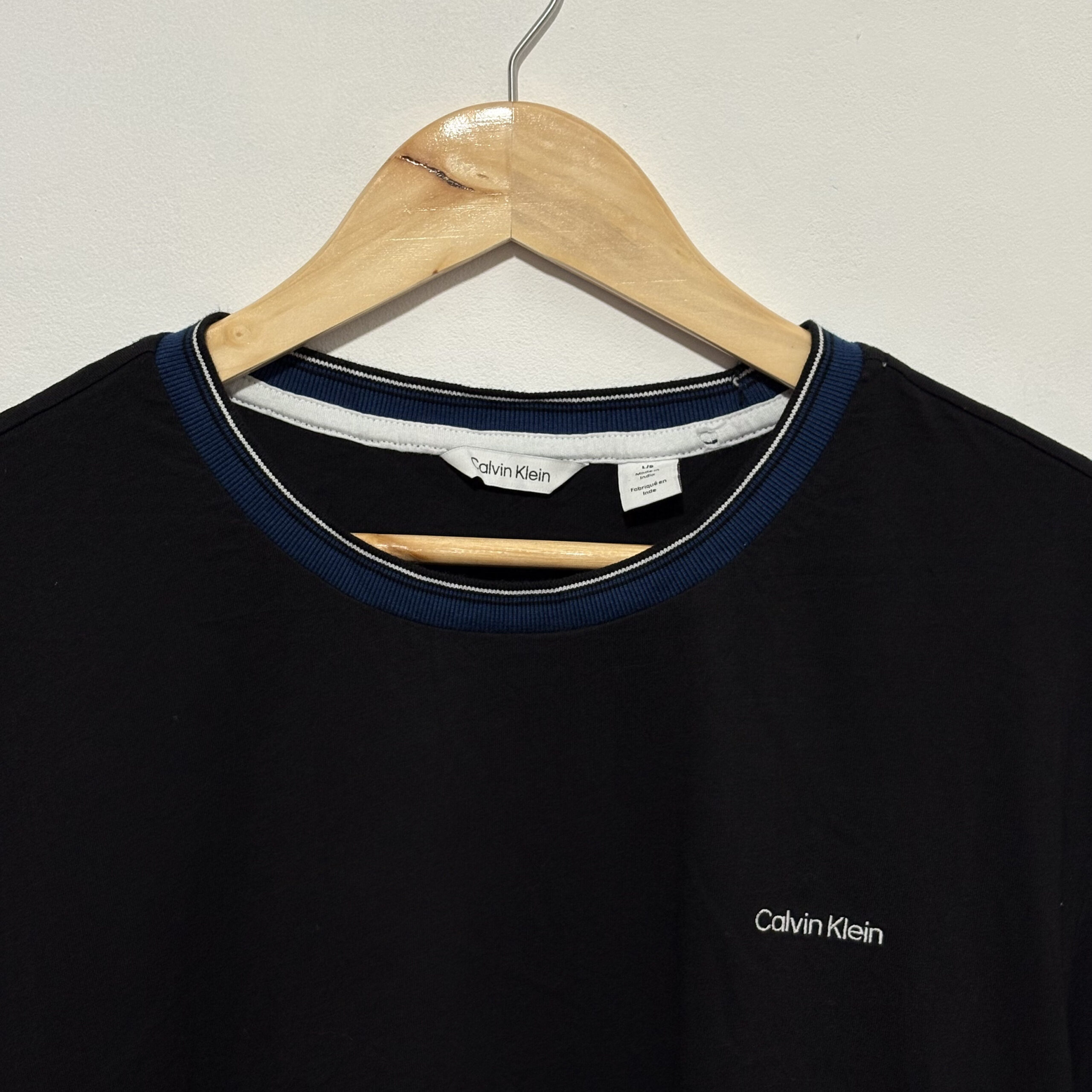 Remera Calvin Klein Negra - Imagen 2